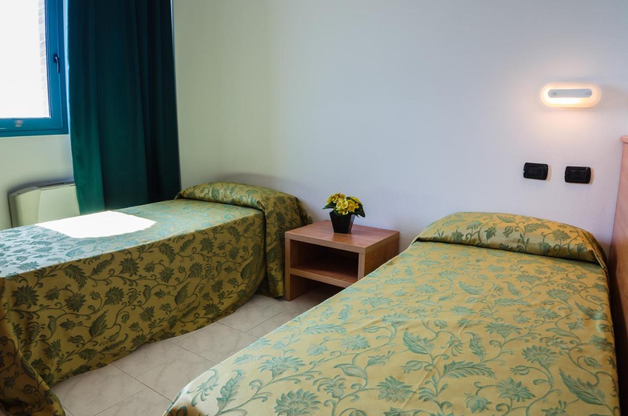 Hotel Luna Blu Casumaro Bagian luar foto